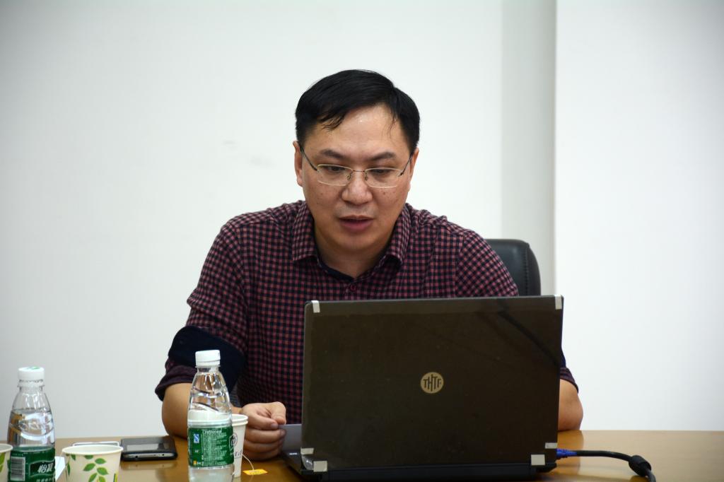刘海春副董事长解读十八届六中全会精神和全国高校思想政治工作会议精神